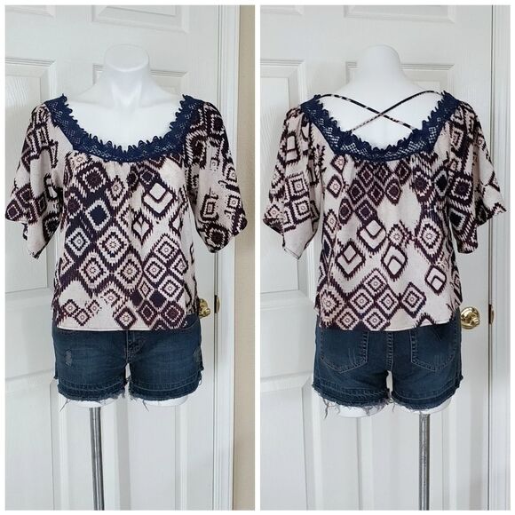 Paper Crane Aztec print lace collar crop top - Picture 1 of 8